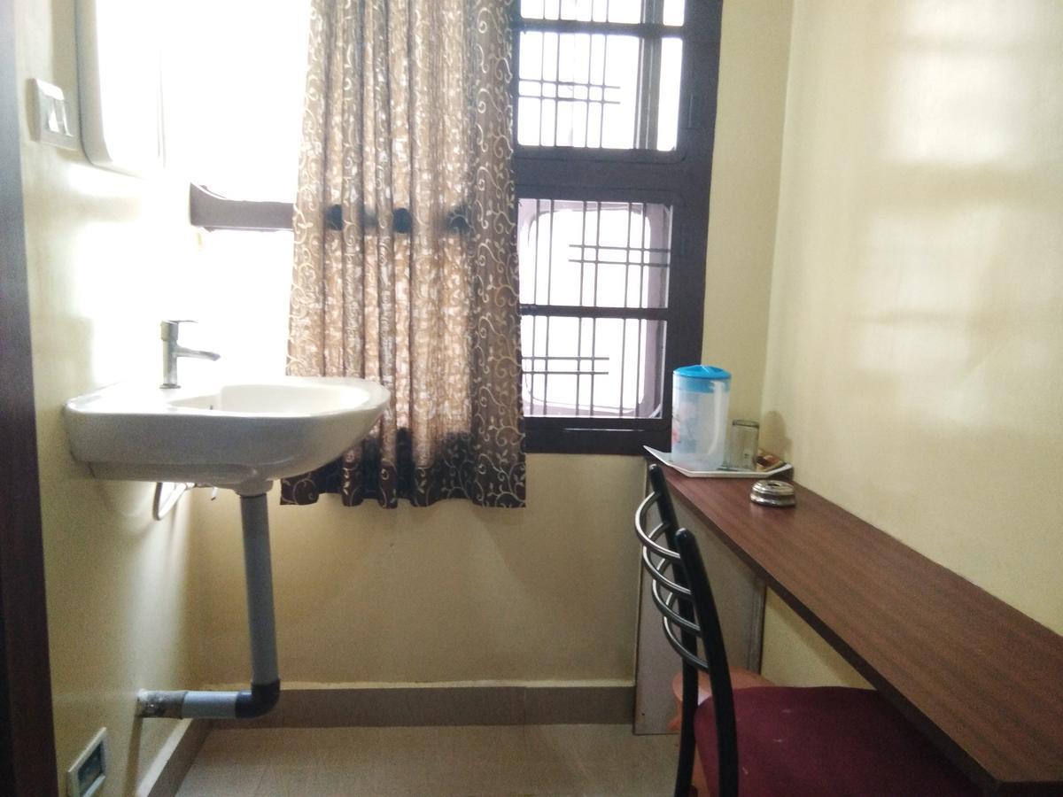 Hotel Adarsh Residency Tirupati Kültér fotó