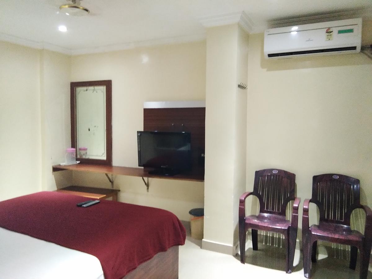 Hotel Adarsh Residency Tirupati Kültér fotó