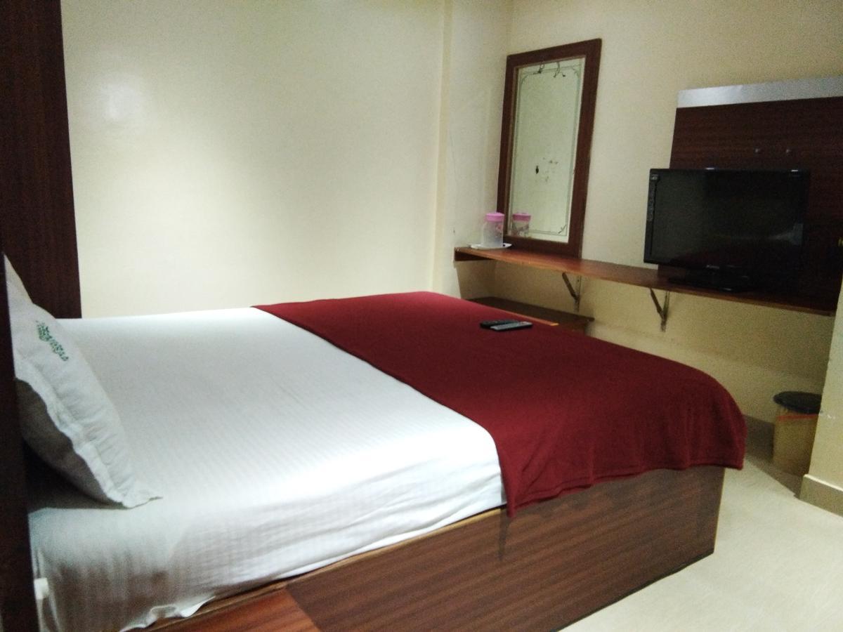 Hotel Adarsh Residency Tirupati Kültér fotó