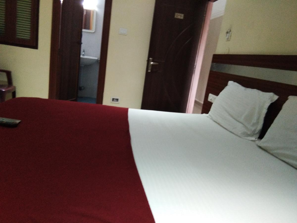 Hotel Adarsh Residency Tirupati Kültér fotó