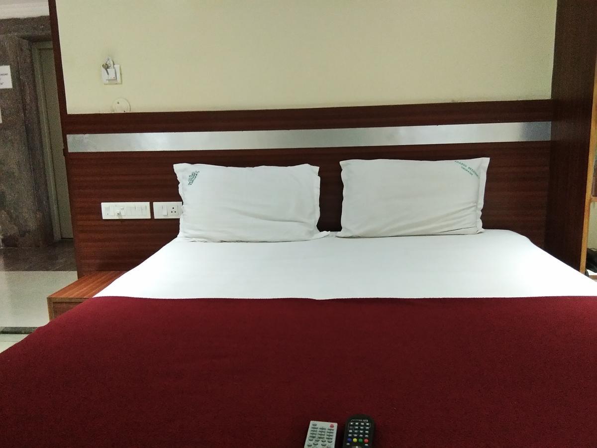 Hotel Adarsh Residency Tirupati Kültér fotó