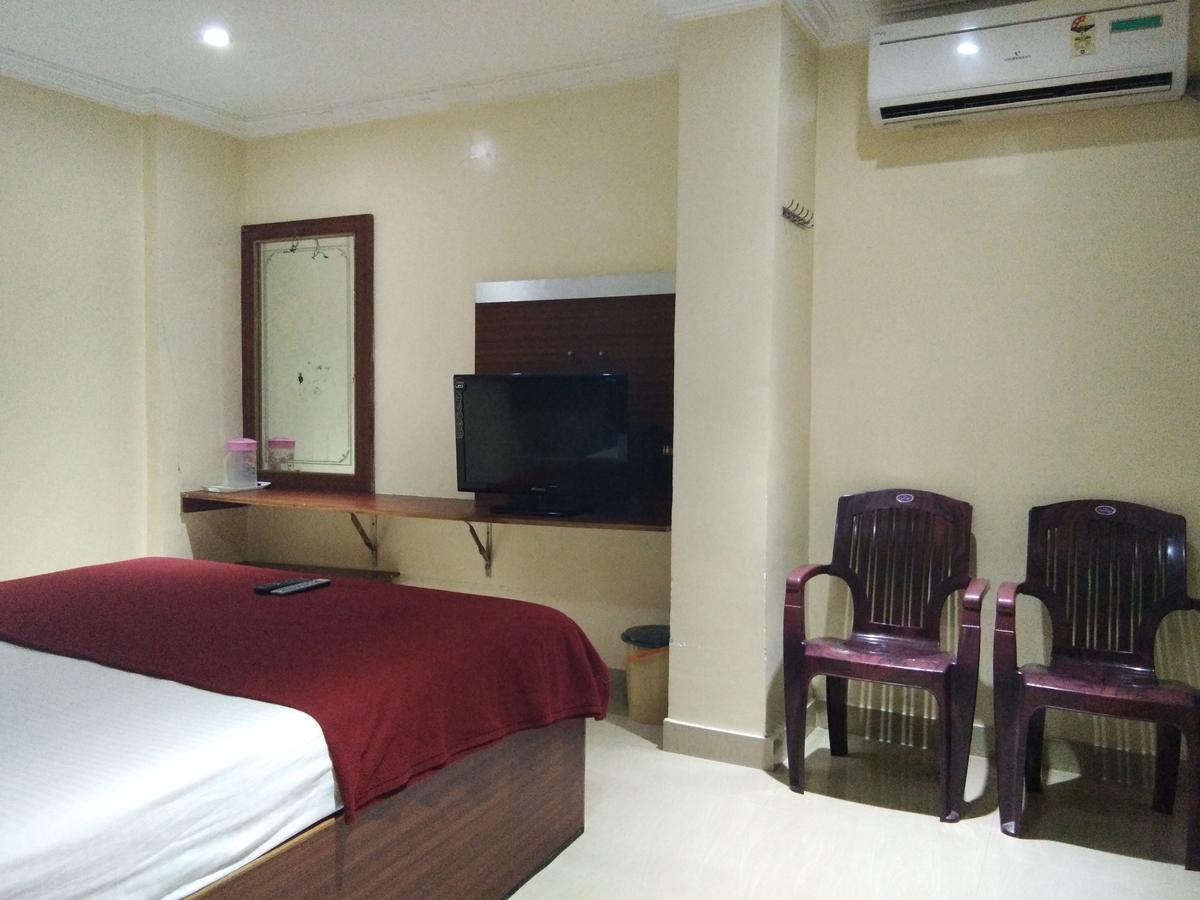 Hotel Adarsh Residency Tirupati Kültér fotó