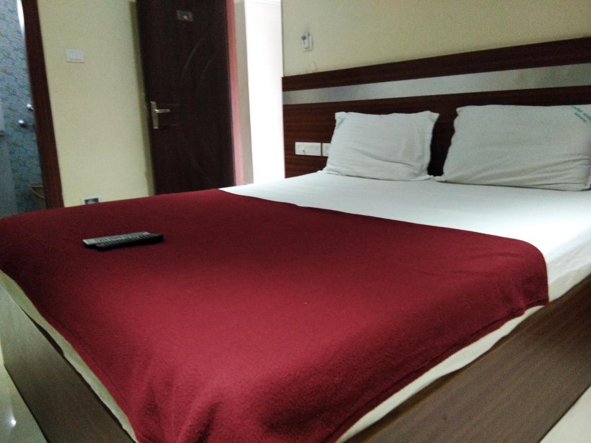 Hotel Adarsh Residency Tirupati Kültér fotó