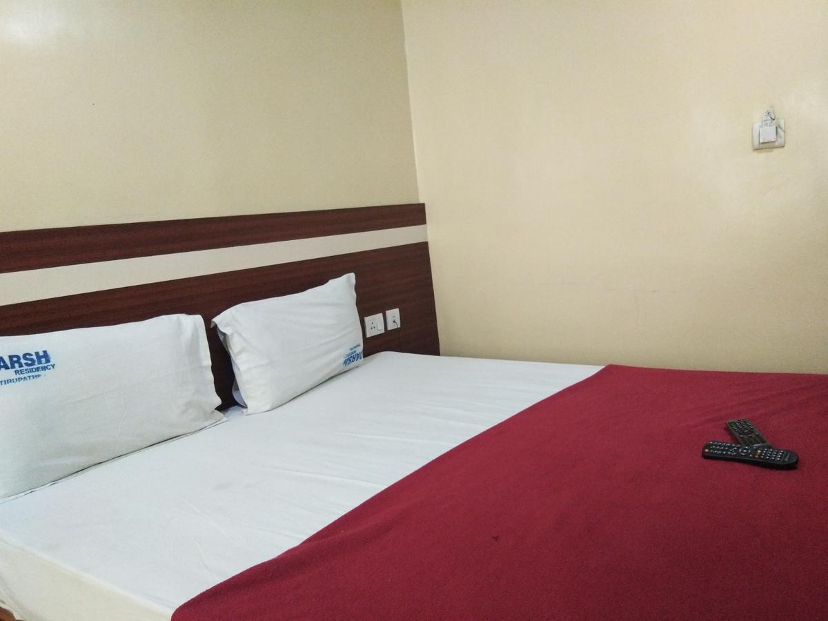 Hotel Adarsh Residency Tirupati Kültér fotó